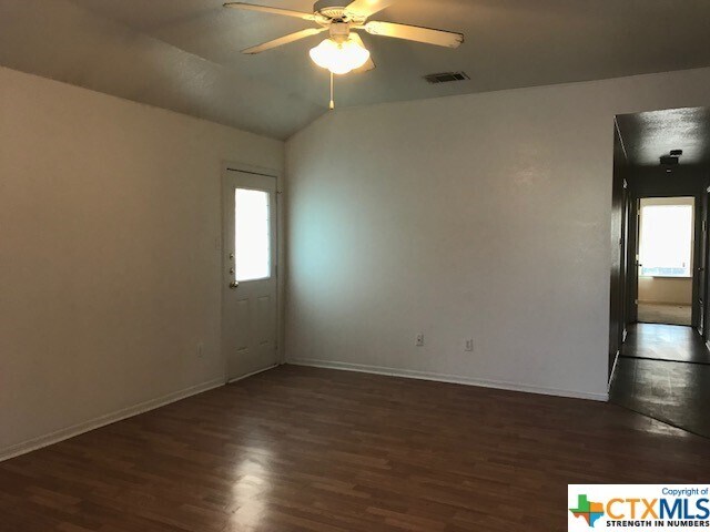 Building Photo - 503 Manhattan Dr