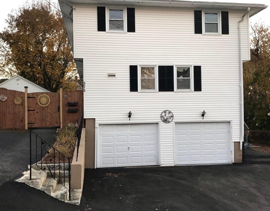Primary Photo - 375 Lowell St
