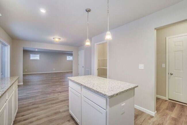 Building Photo - 54142 Angeline Dr