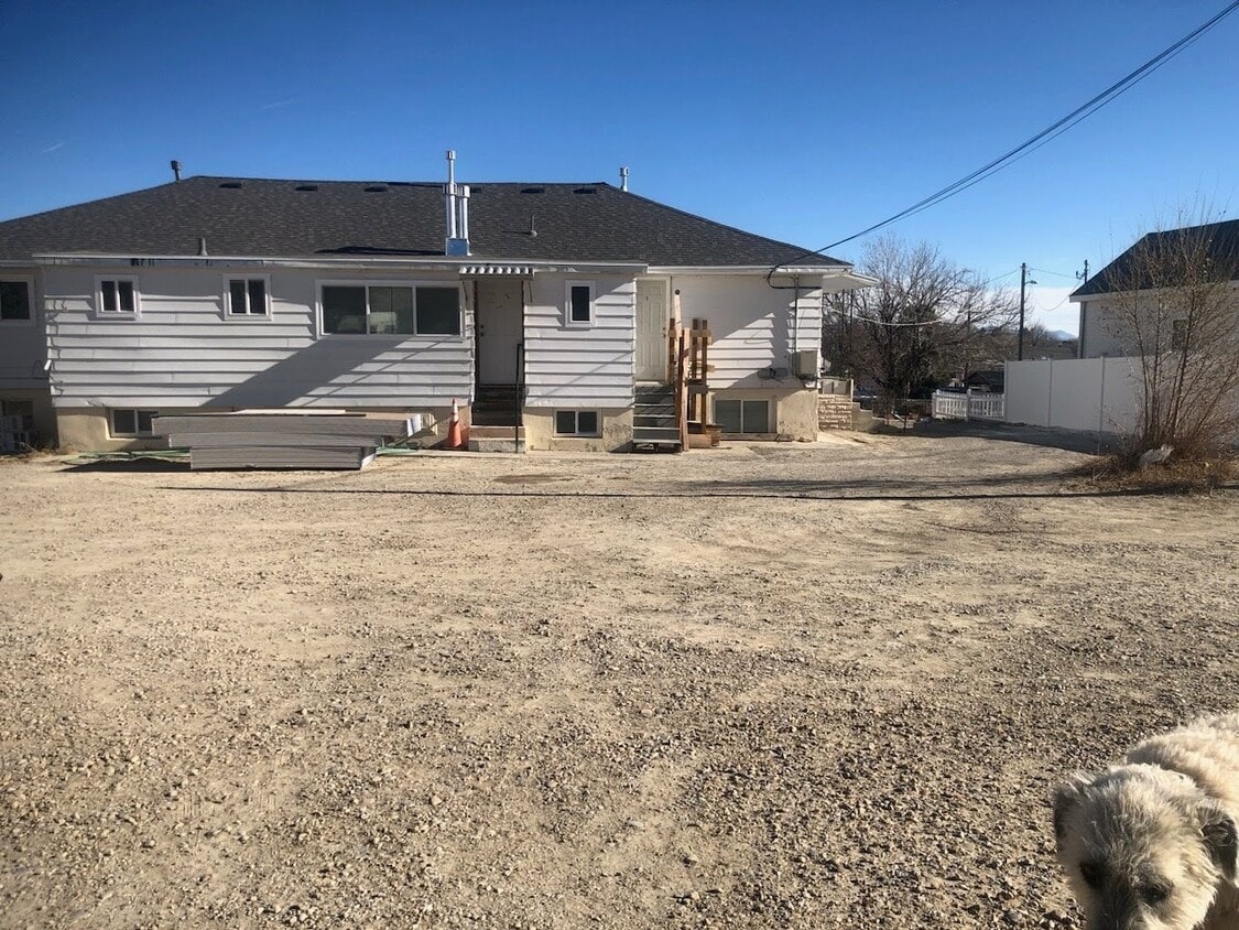 Building Photo - 825 N 100 E