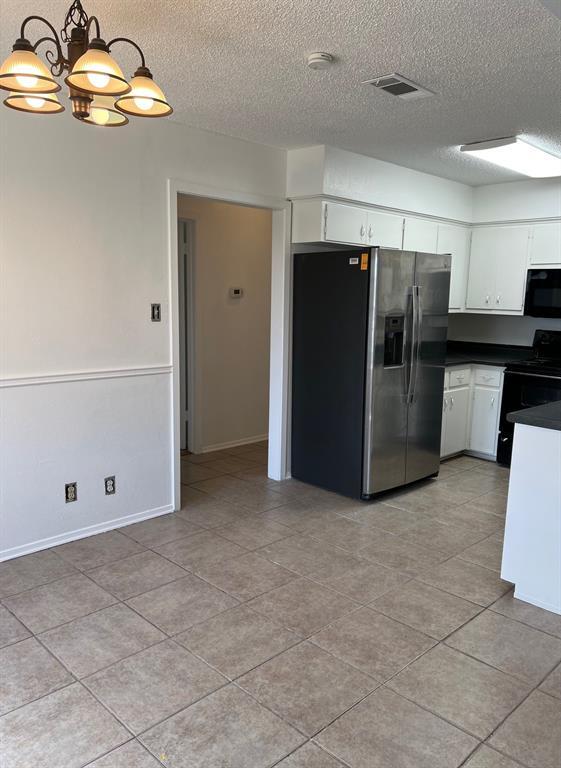 Foto del edificio - 8607 Colonial Dr