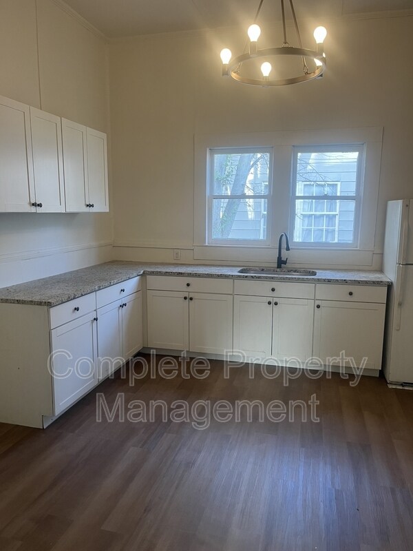 Building Photo - 1520 Avenue G
