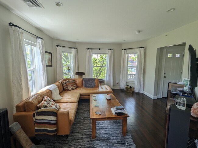 Foto del edificio - 36 Brookside Ave