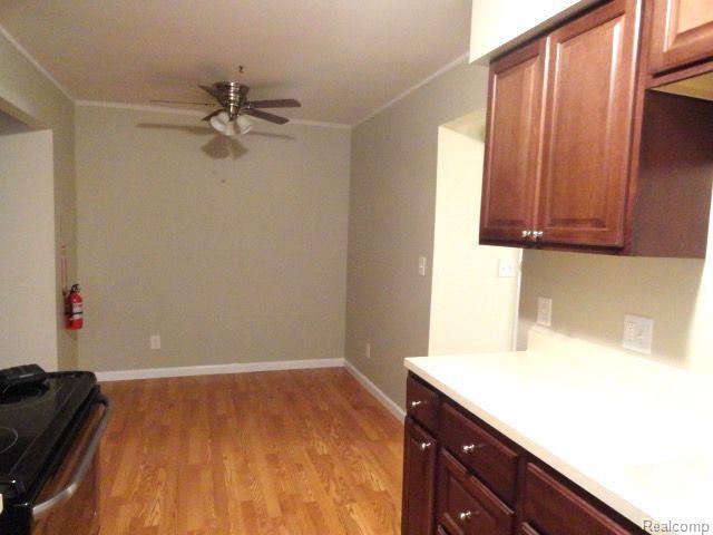 Foto del edificio - 250 E Thirteen Mile Rd