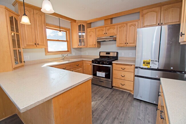 Building Photo - 7250 122nd Ave N