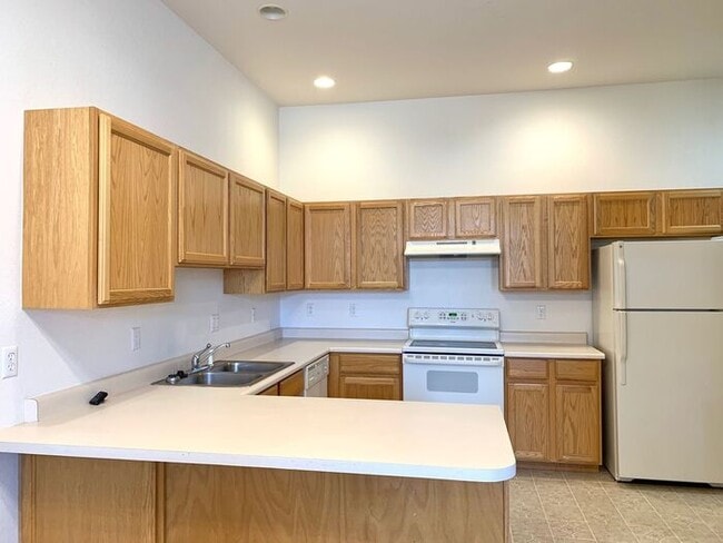 Foto del edificio - Spacious 3 Bedroom Townhome- Convenient Access to the Front Range