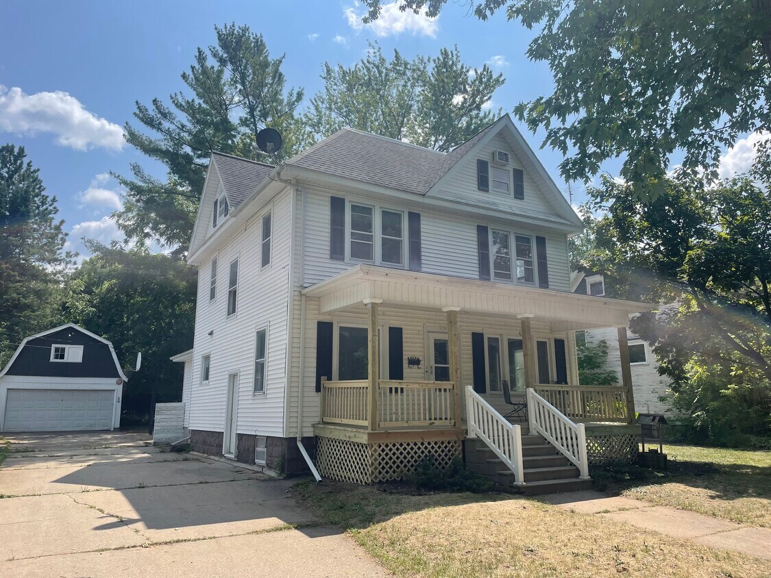 176 E Moore St, Berlin, WI 54923 House Rental in Berlin, WI