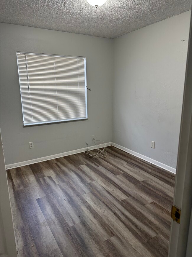 Bedroom - 1701 W Cherry St