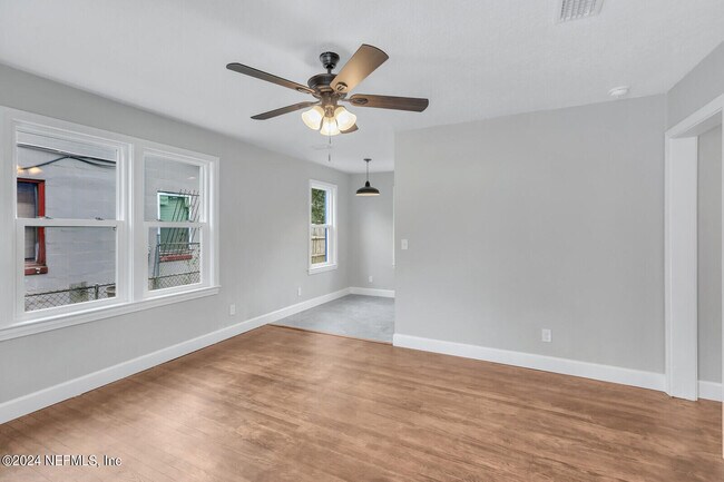 Building Photo - 3032 Plum St
