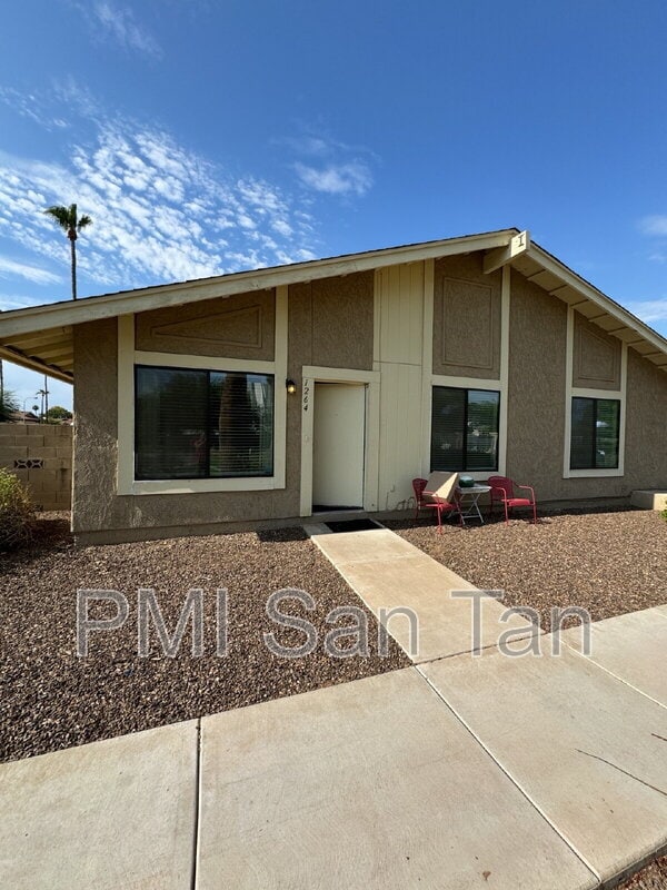 Foto del edificio - 1264 N 84th Pl