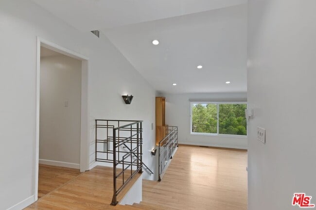 Building Photo - 13463 Rand Dr