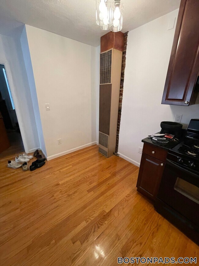 Foto del edificio - 145 Endicott St