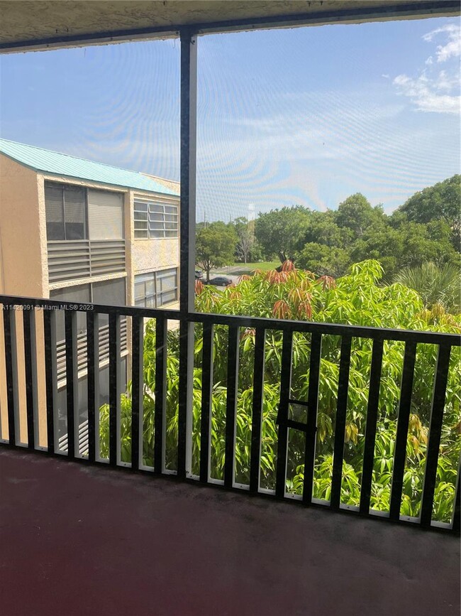 Foto del edificio - 2830 Somerset Dr