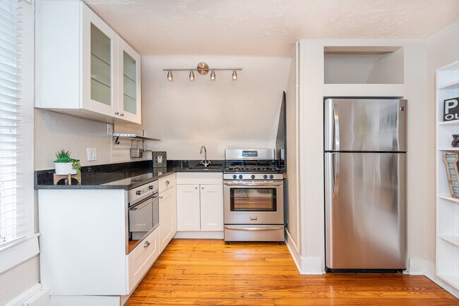 Foto del edificio - 1638 N Franklin St