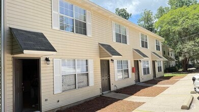 Building Photo - 1921 Larette Dr
