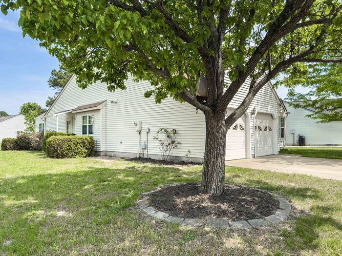 Foto principal - LOVELY STRAWBRIDGE HOME FOR RENT!!!
