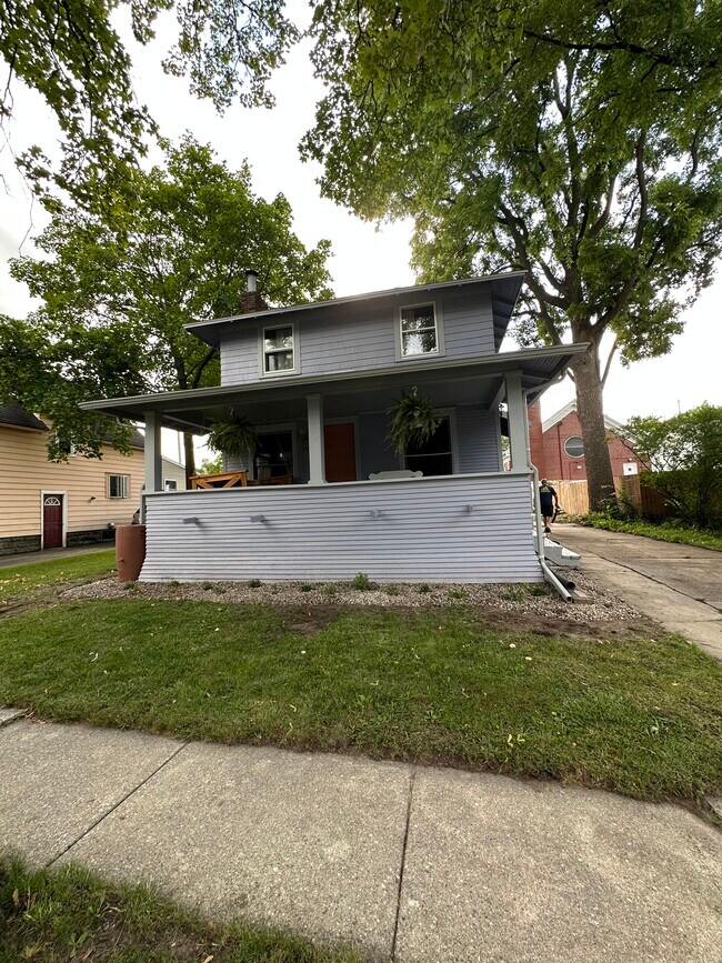 Foto del edificio - 245 Elvin Ct