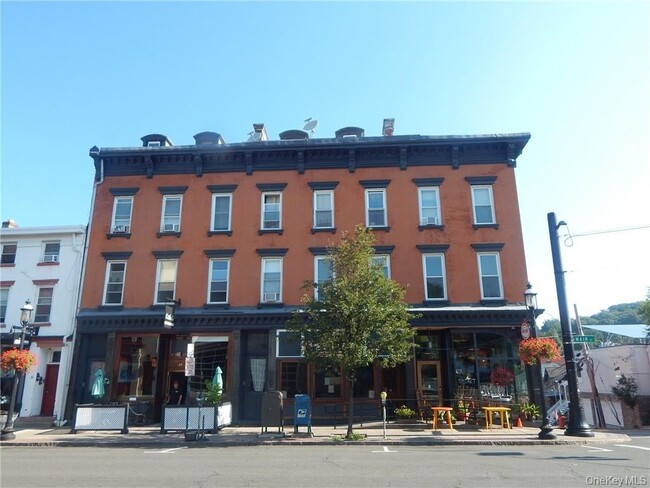 Foto del edificio - 5 N Washington St