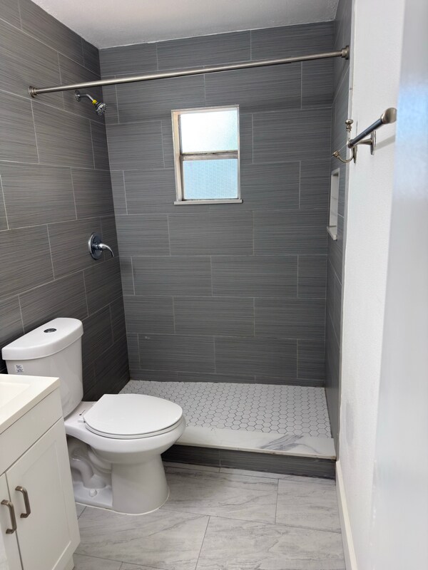 Building Photo - 2810 SW 16th Pl