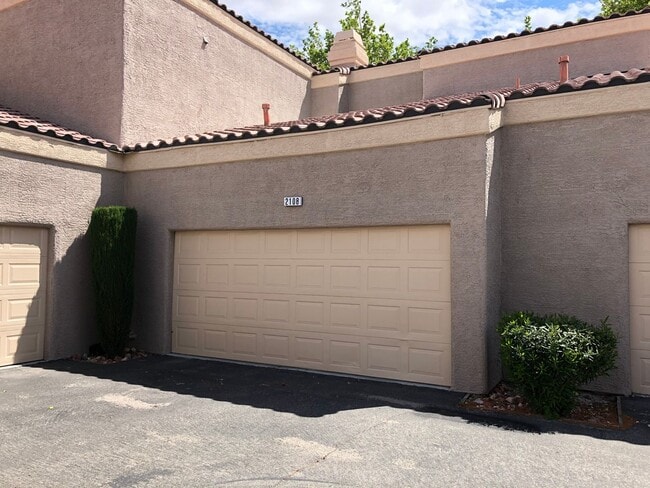 Building Photo - Resort Living in This Guard Gated Communit...