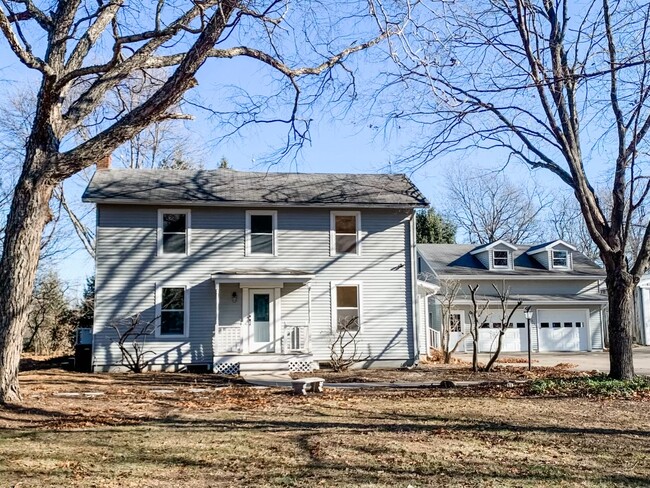 Building Photo - 2760 Newport Rd NE