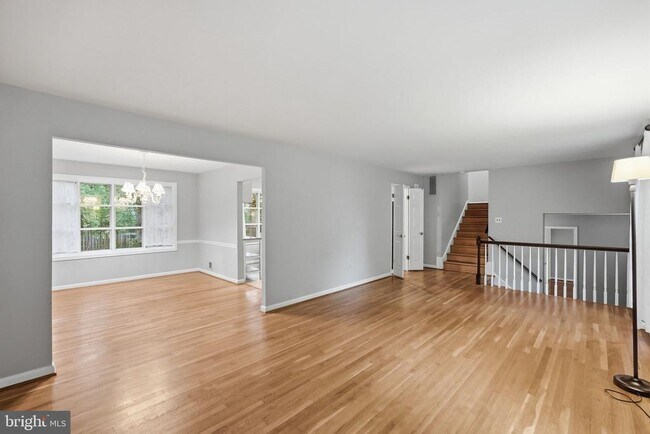 Foto del edificio - 809 Woodley Dr