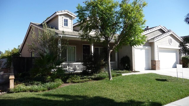 Primary Photo - 33582 Eugenia Ln