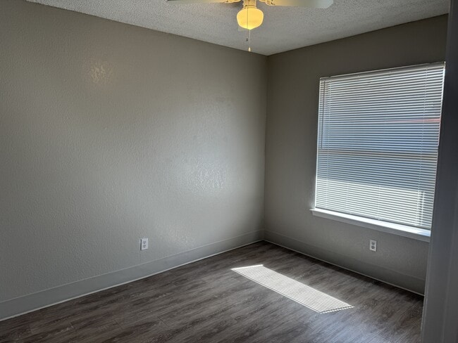 Foto del edificio - 13340 Horizon Blvd