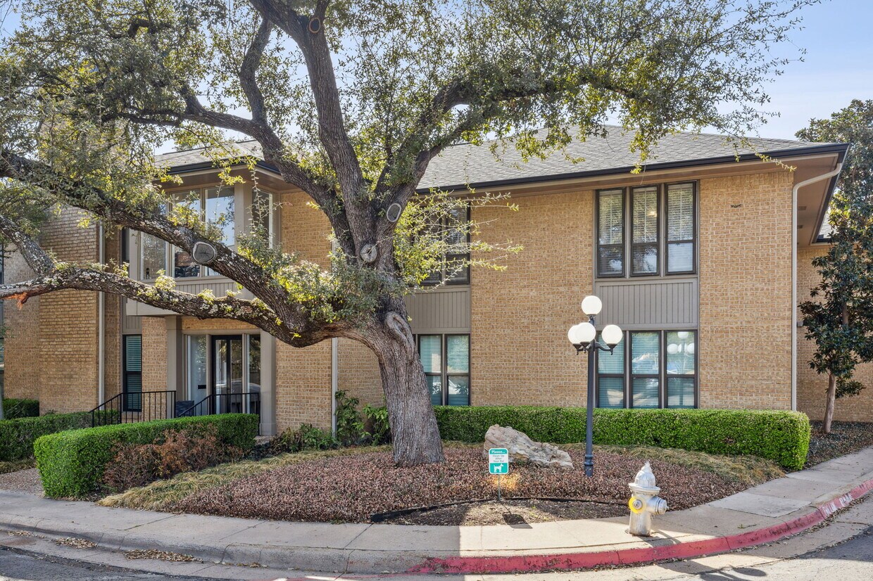 10771 Villager Rd Unit D, Dallas, TX 75230 Condo for Rent in Dallas