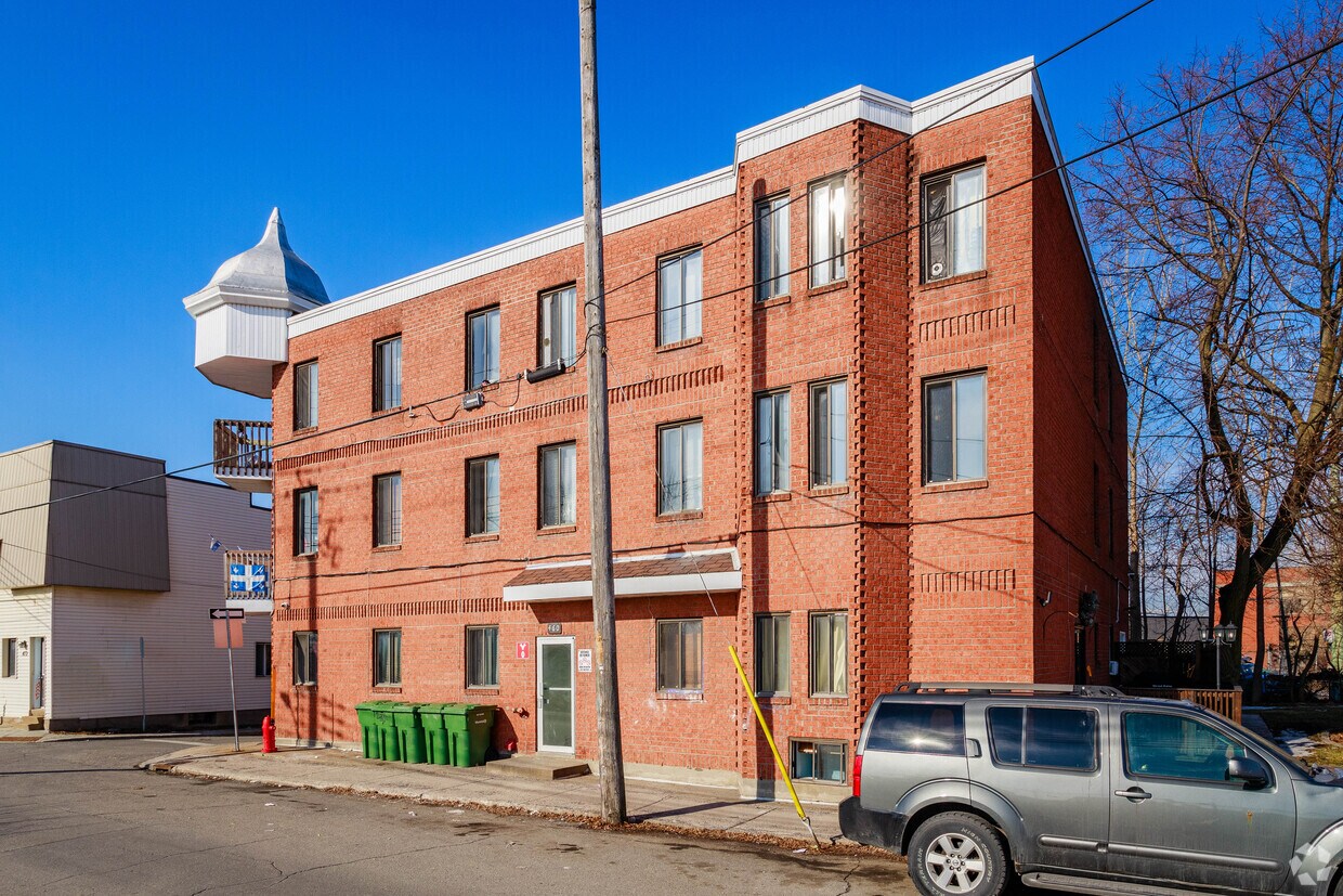Building Photo - 464 Boul Saint-Joseph