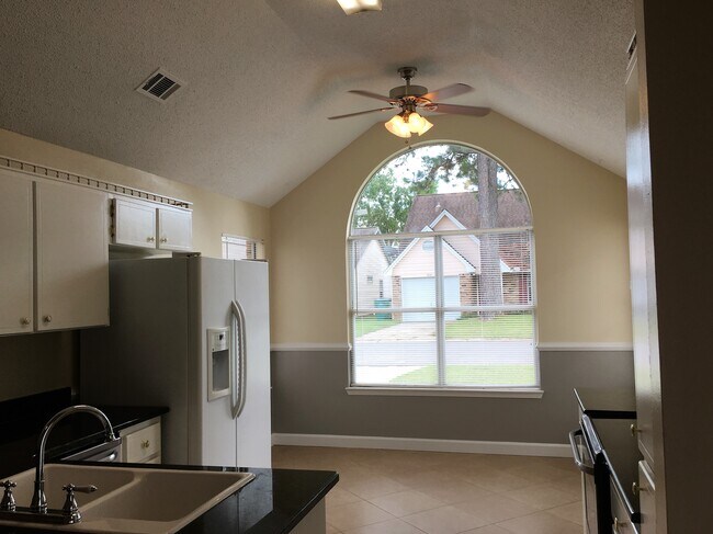 Foto del edificio - 3015 Yorktown Cir