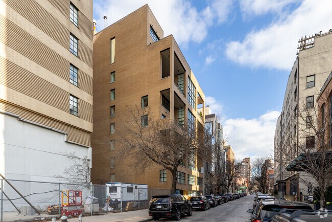 Building Photo - 397 W 12th St