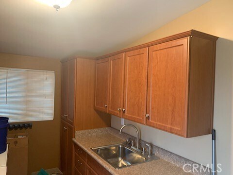 Foto del edificio - 1564 S Mountain View Ave