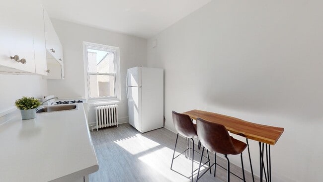 Building Photo - Coolbrook & Cote Saint-Luc