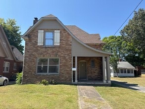 Building Photo - 409 S 17th St