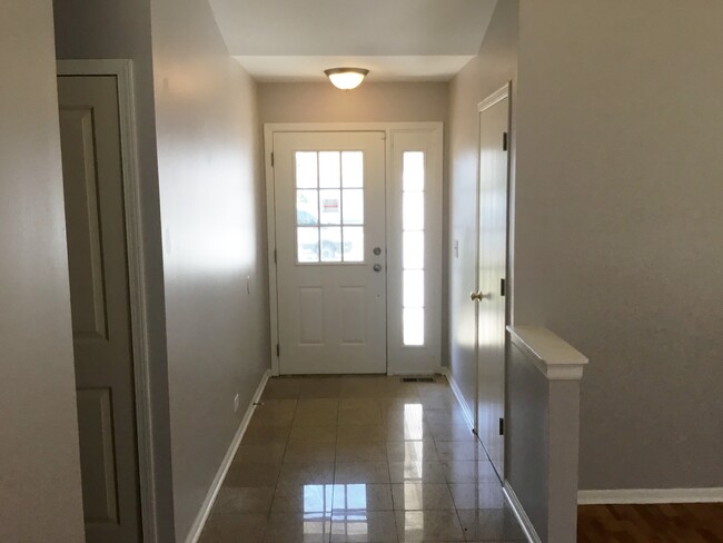 Building Photo - 2760 Hillsboro Lane