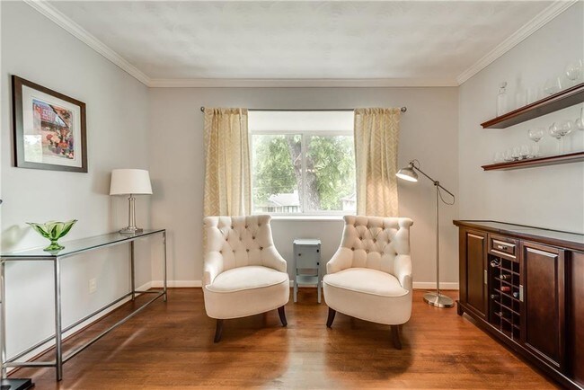 Foto del edificio - 2417 Springhill Dr