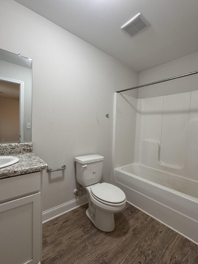 Foto del edificio - Charming 2-Bed, 1-Bath Home in Easley – Co...