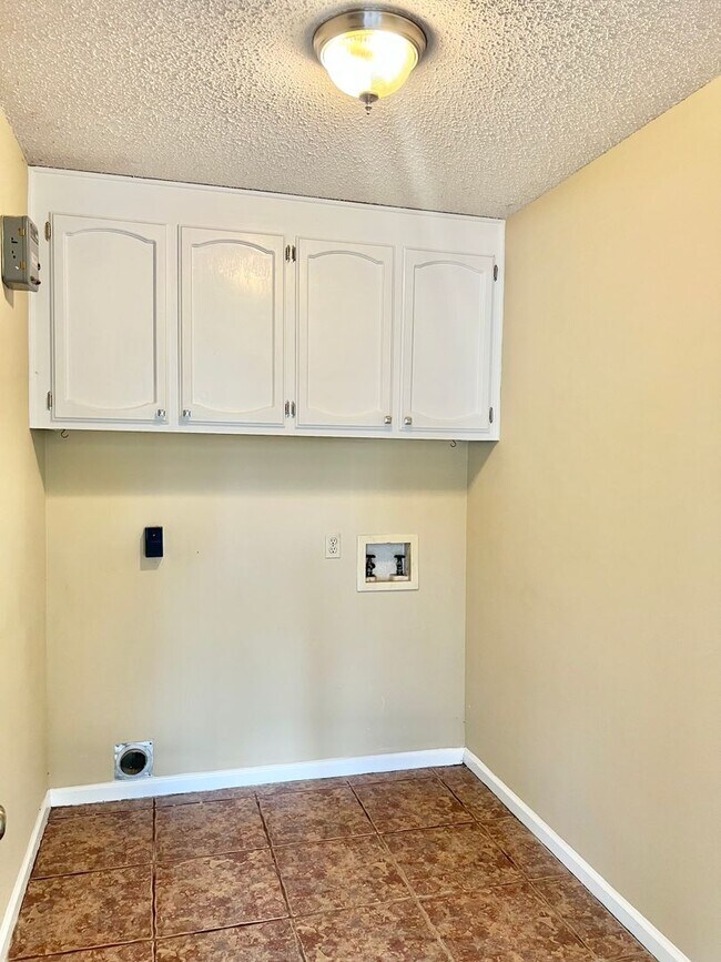 Foto del edificio - Home For Lease