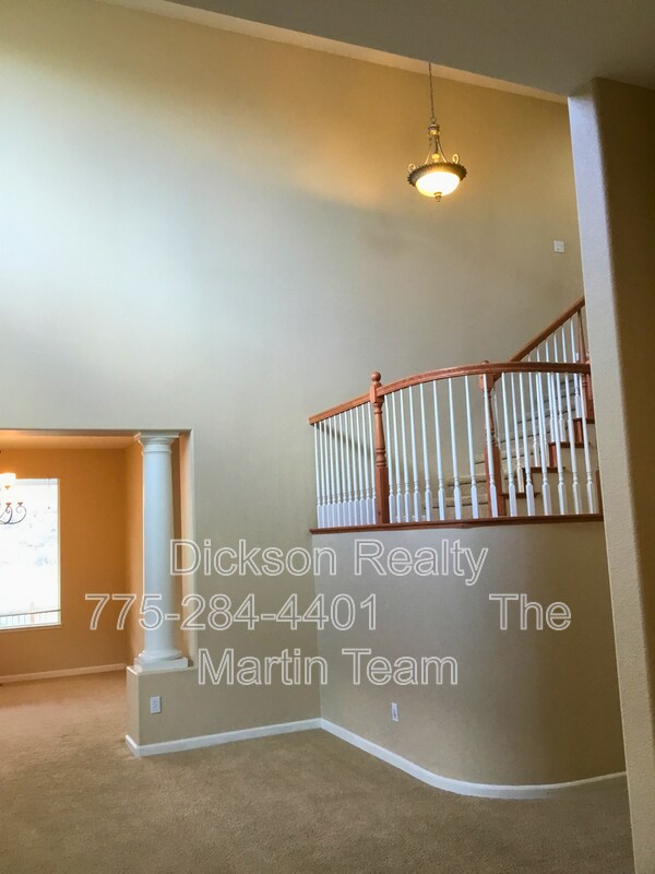 Building Photo - 2741 Albazano Dr