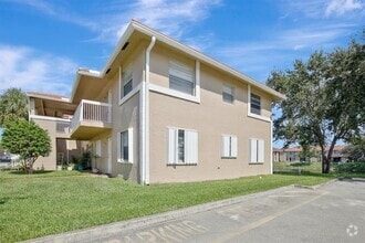 Building Photo - 9949 Twin Lakes Dr
