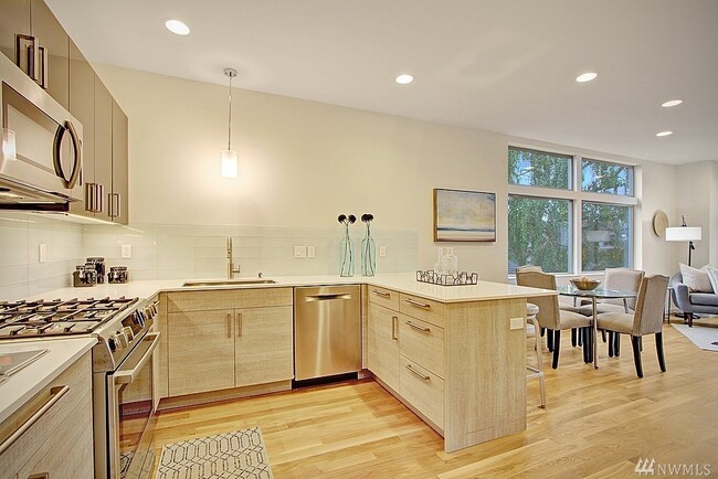 Building Photo - 4128 36th Ave SW