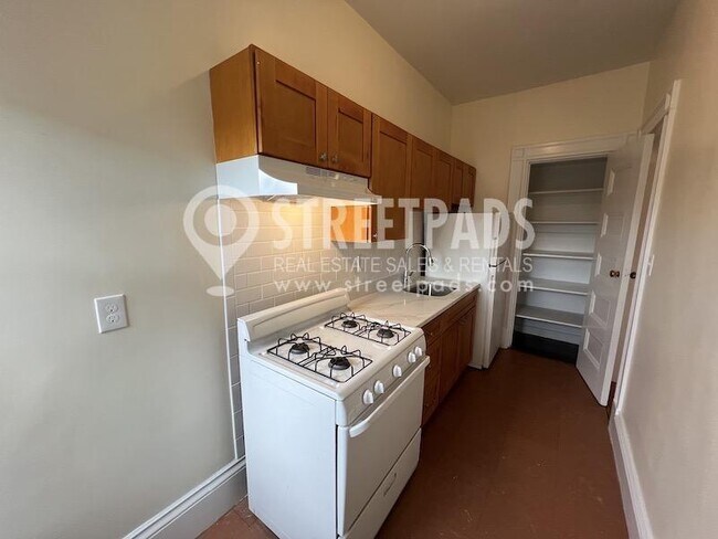 Building Photo - 1 bedroom in Cambridge MA 02138