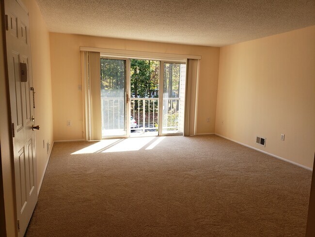 Foto del edificio - 8 Holly Ct