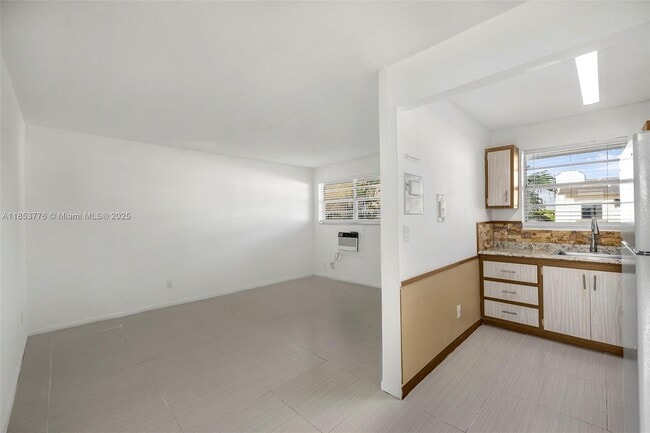 Foto del edificio - 2799 E 4th Ave