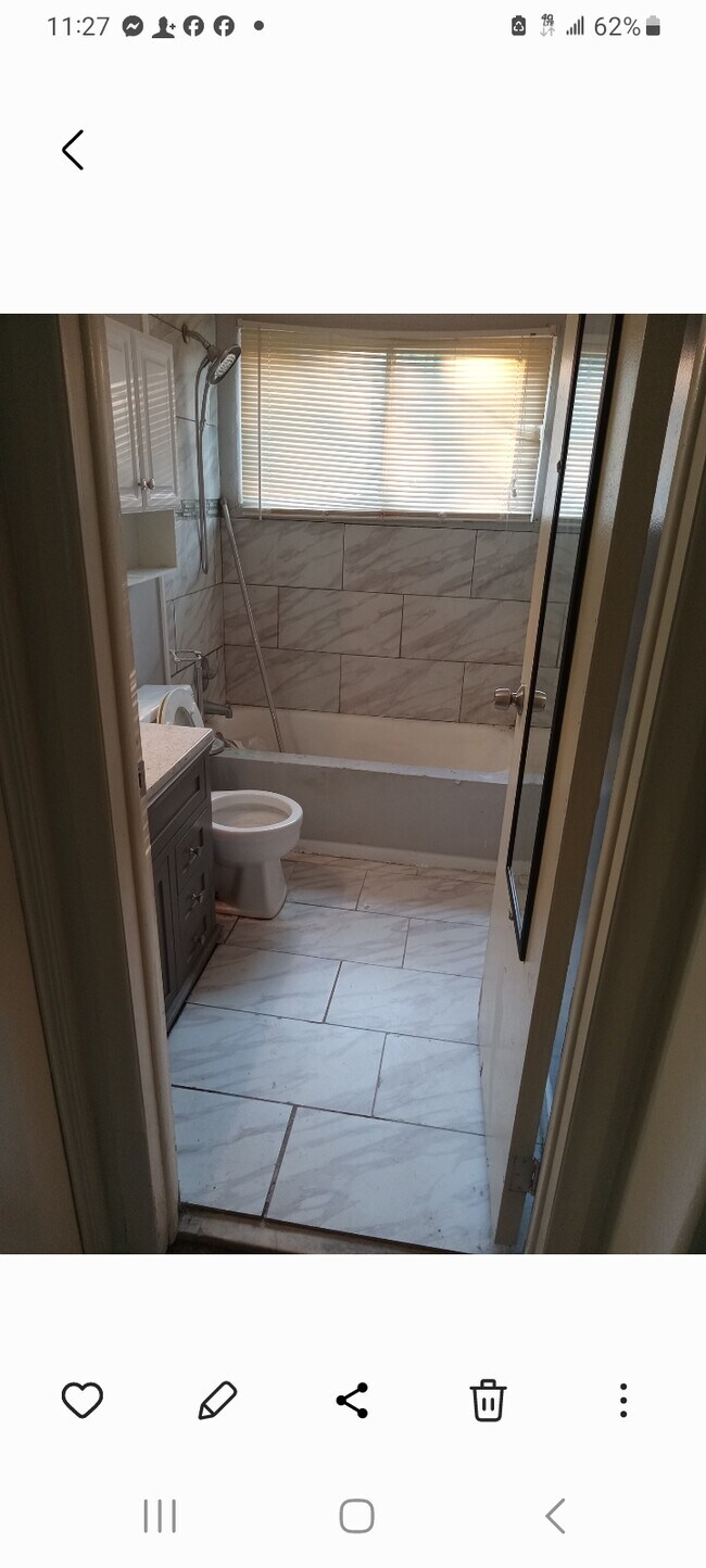 Foto del edificio - 15909 Dolphin St