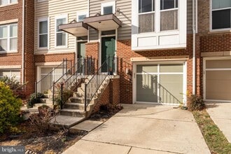 Building Photo - 42644 New Dawn Terrace