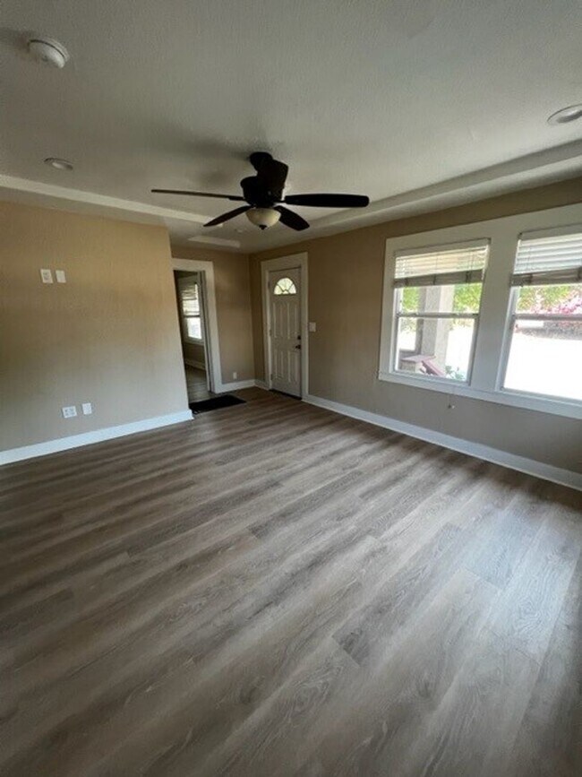 Building Photo - Charming One Bedroom Napa Home