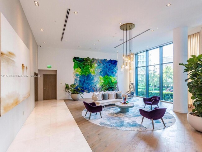 Foto del edificio - 650 NE 32nd St