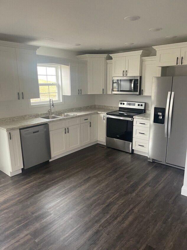 Foto principal - 167 S Earls Ave